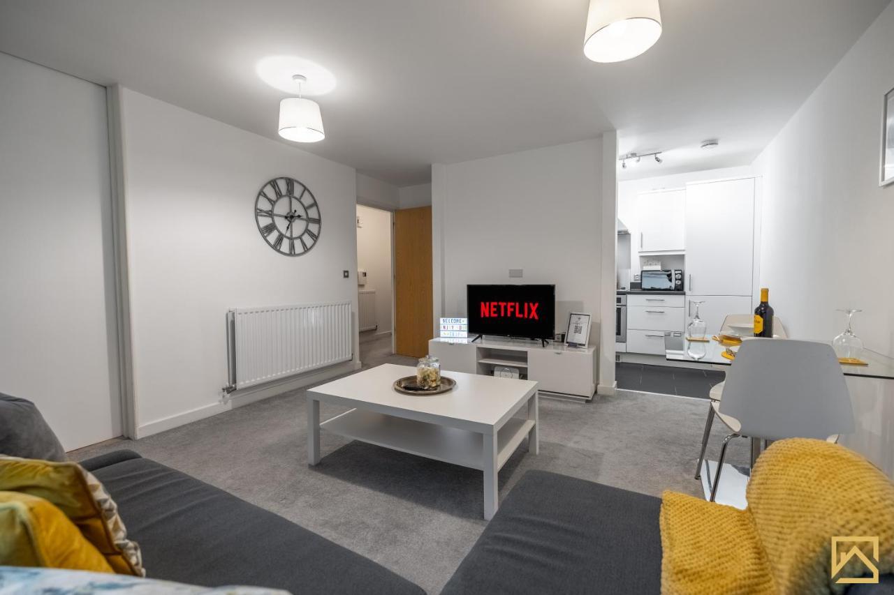 Modern 1 Bed In Central Mk, Free Parking, Smart Tv, Manhattan House By Valore Property Services Milton Keynes Esterno foto