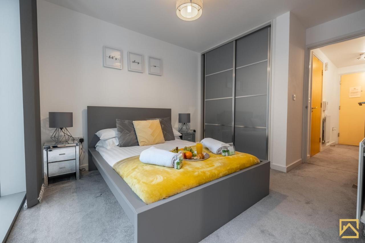 Modern 1 Bed In Central Mk, Free Parking, Smart Tv, Manhattan House By Valore Property Services Milton Keynes Esterno foto